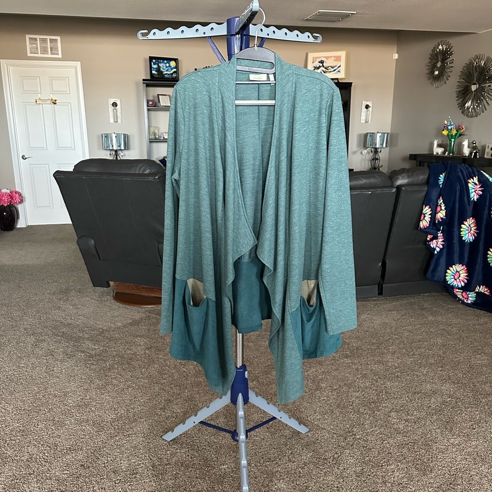 LOGO Lounge Green/Dark Green Cardigan size medium
